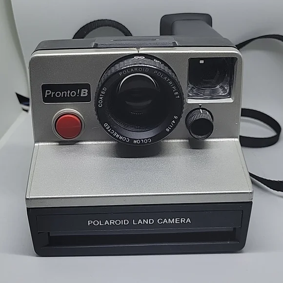 Polaroid Camera - Picture 1 of 7